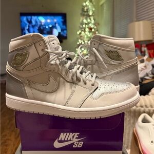 Nike SB High-Top Sneakers in Light Gray and White